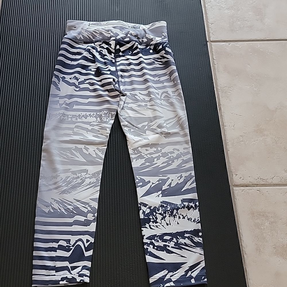Nike Dri Fit Capri's  - Picture 5 of 6
